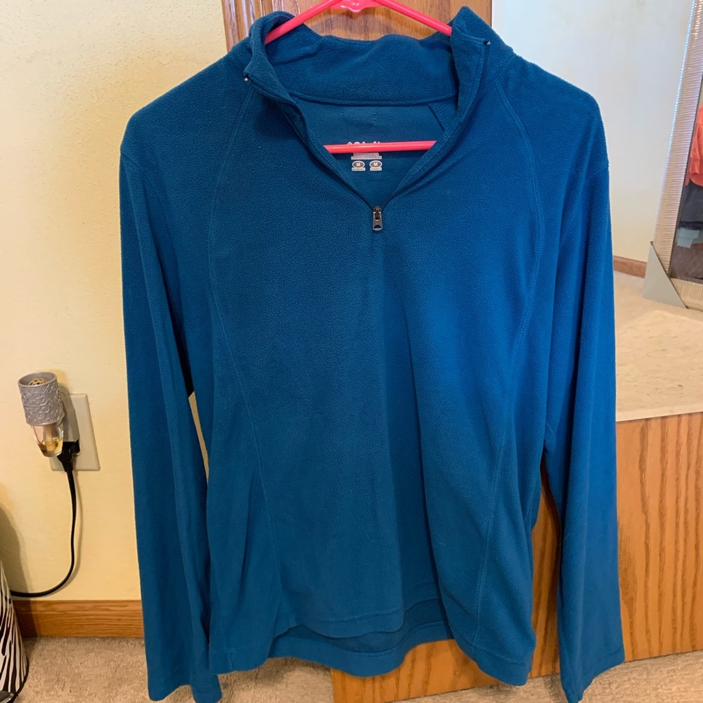 Women’s half zip Columbia pullover